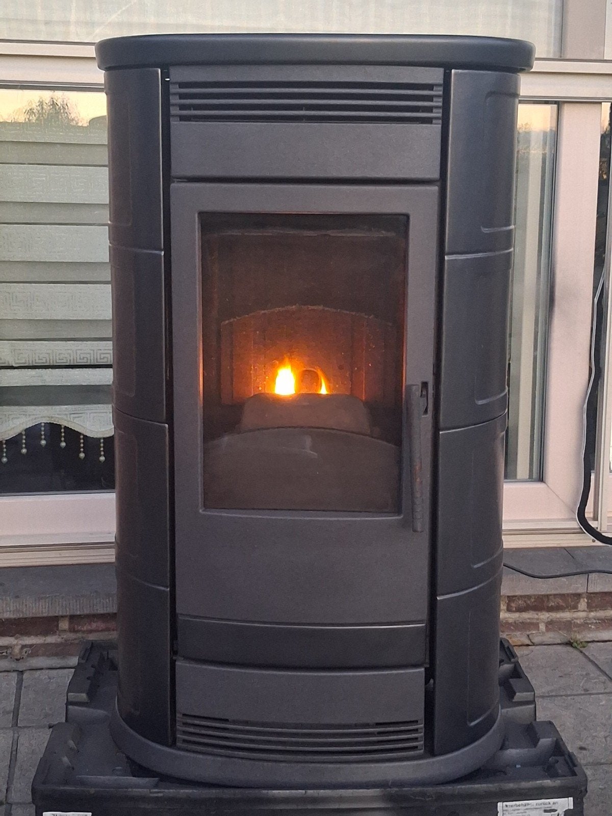 Un poêle à pellet de 12 kW peut également être fourni, Enlèvement, Poêle à granulés