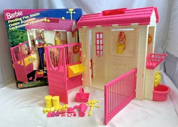 Barbie #15506 Feeding Fun Stable Feeding Fun Ecurie équestre, Enfants & Bébés, Jouets | Poupées, Envoi, Comme neuf, Barbie