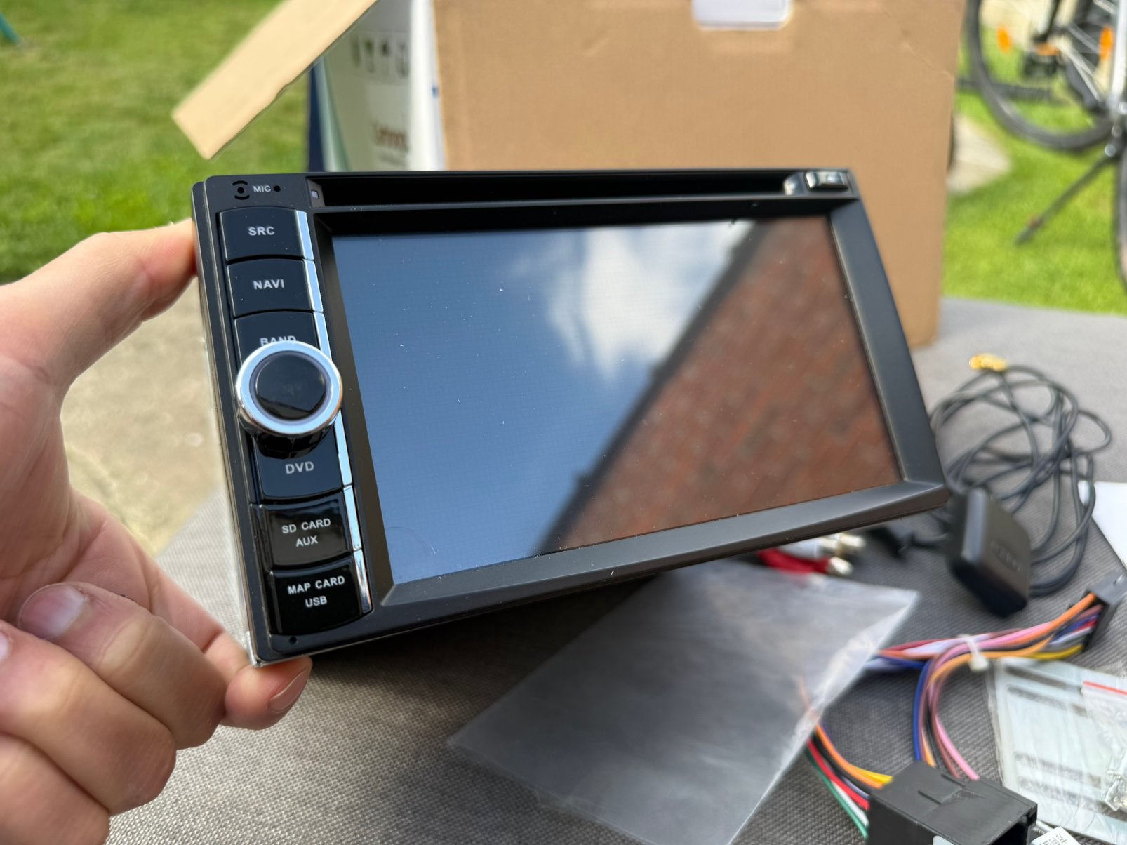 Universele auto radio met scherm, Auto diversen, Autoradio's, Zo goed als nieuw, Ophalen