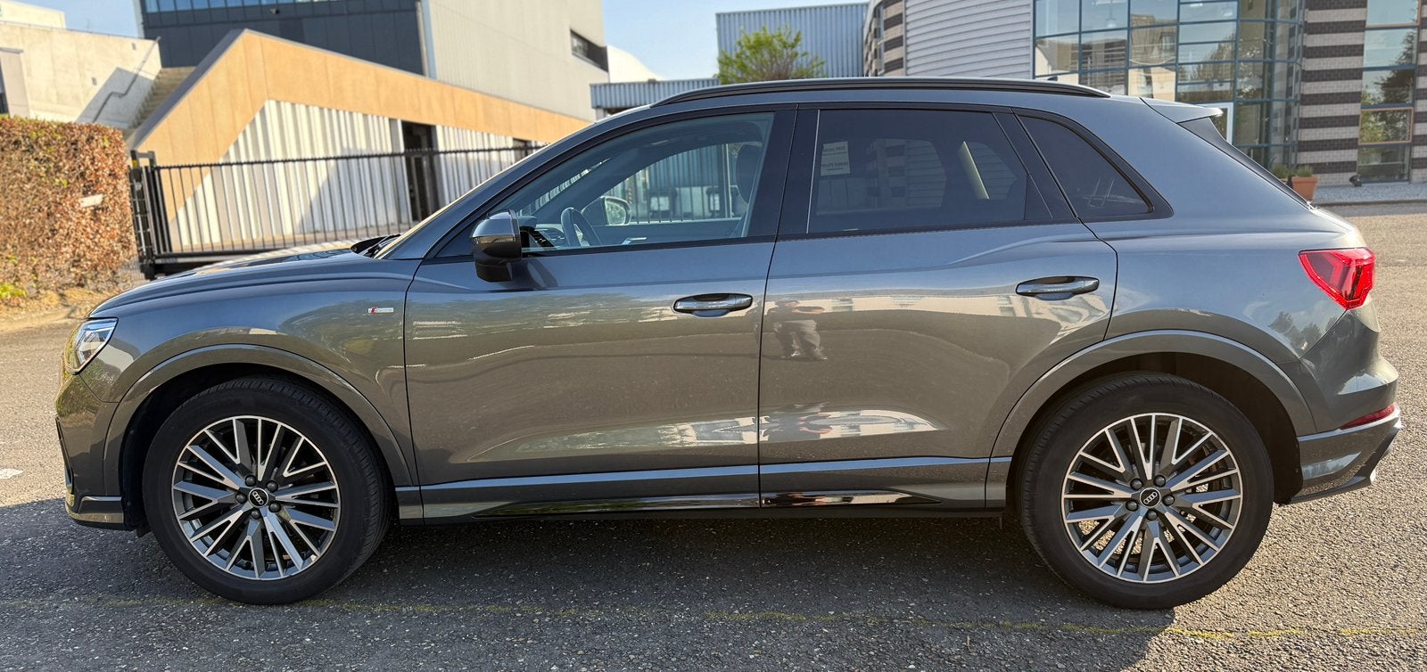 AUDI Q3  35 TFSI S line tronic Black Shadow, Argent ou Gris, Achat, Noir, 5 portes