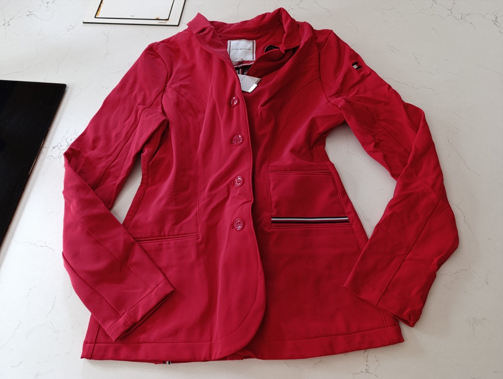 Splinternieuwe Tommy Hilfiger rijvest, Dieren en Toebehoren, Rood, Overige merken, Nieuw, Ophalen of Verzenden