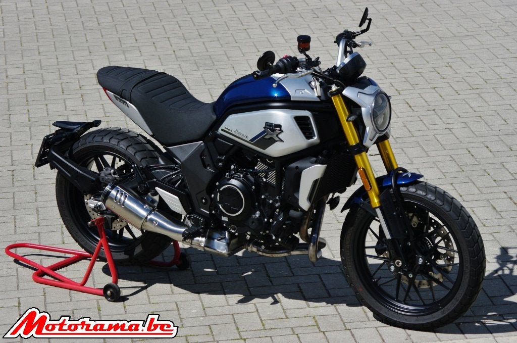 CF Moto 700 CL-X - 2022 - 4000 km @Motorama, Motoren, Motoren | CFMOTO, 700 cc, LED Verlichting, 4 cilinders, Motorrijbewijs A