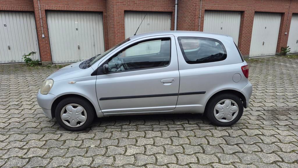 Toyota Yaris 1.3i 2002 automatique avec 320 000 km - export, Autos, Particulier, Automatique, Achat