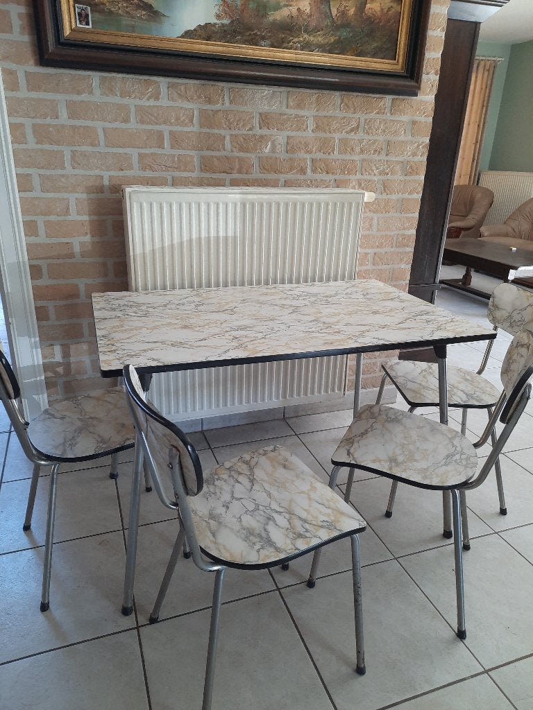 retro / vintage keukentafel + 4 stoelen, Ophalen