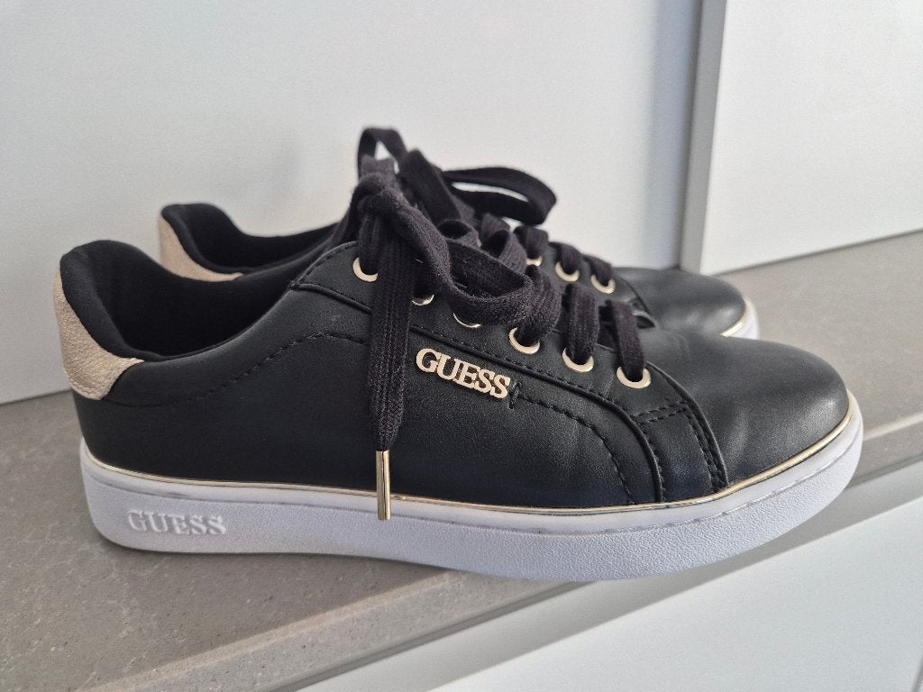 Guess sneakers dames maat 39 zo goed als nieuw, Kleding | Dames, Guess, Zwart, Ophalen of Verzenden, Zo goed als nieuw