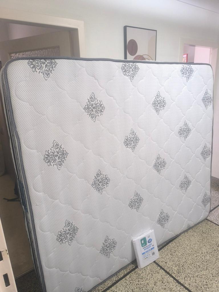 Matelas 180cmx200cm excellent état+protège imperméable neuf, Enlèvement ou Envoi