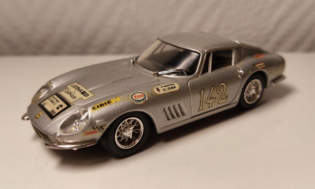Voiture de course Ferrari Coupe des années 1960 à l'échelle, Enlèvement ou Envoi, Utilisé, Voiture, Autres marques