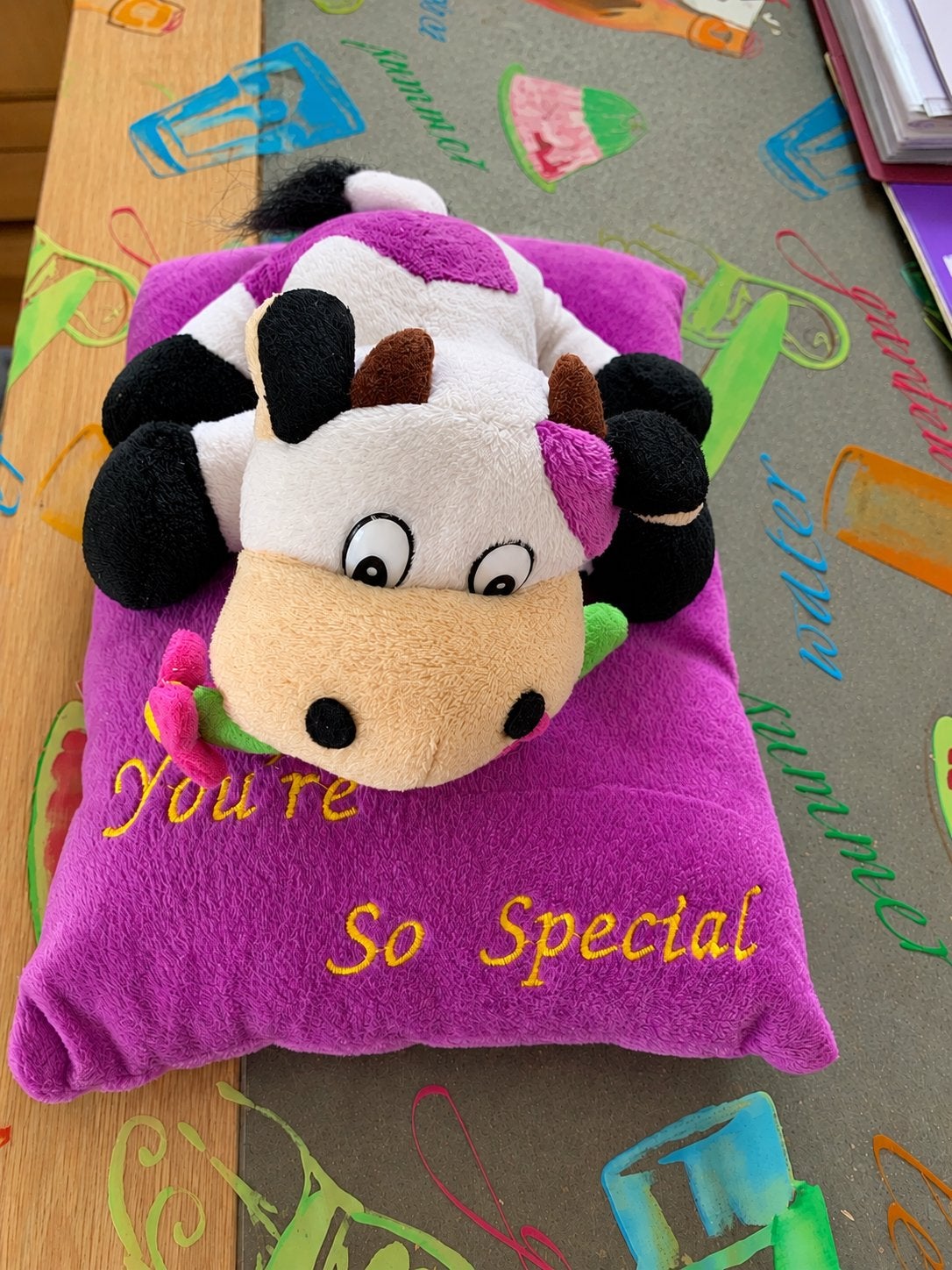 Petite vache en peluche avec coussin mauve, Collections, Enlèvement, Neuf