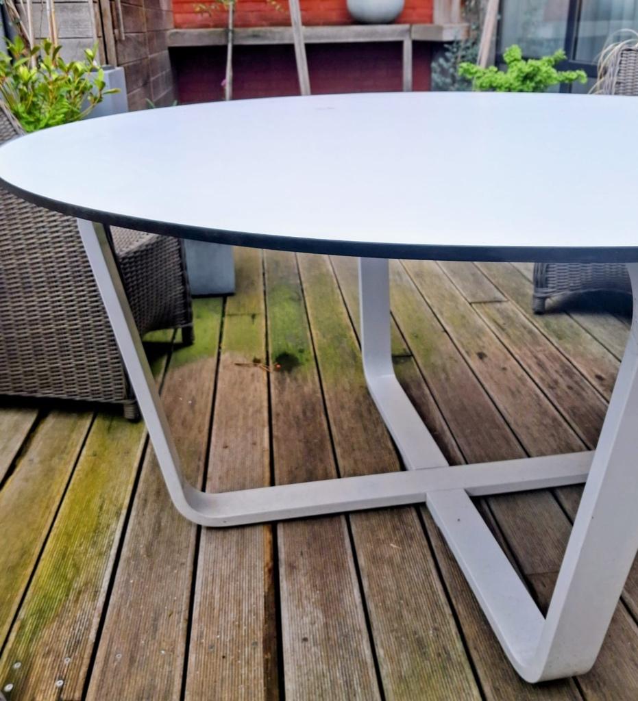 Zeer mooie ronde terrastafel, Ophalen, Gebruikt, Rond, Aluminium