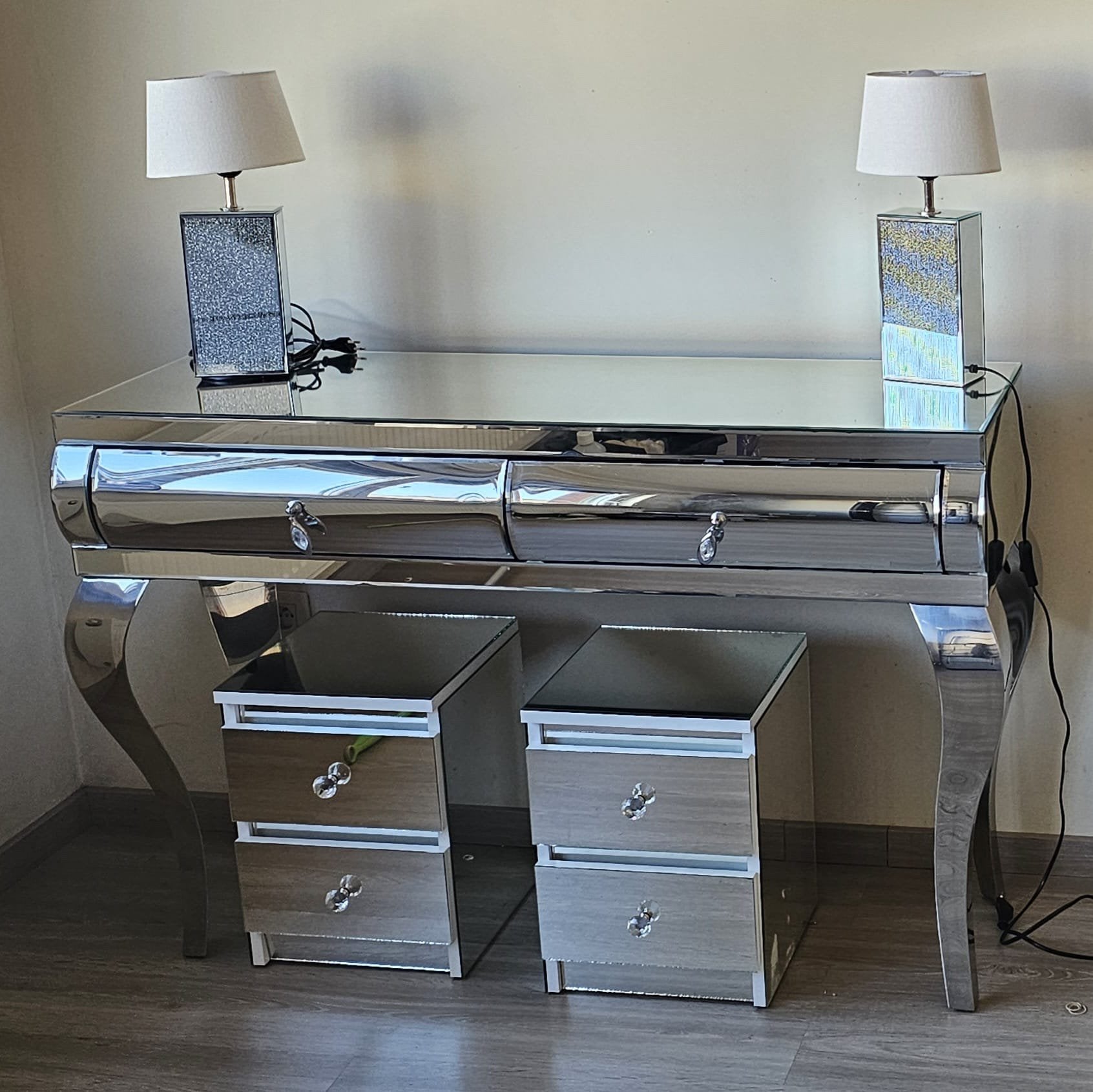 Spiegelset  nachtkastjes/make-uptafel en nachtlampen, Ophalen, Zo goed als nieuw