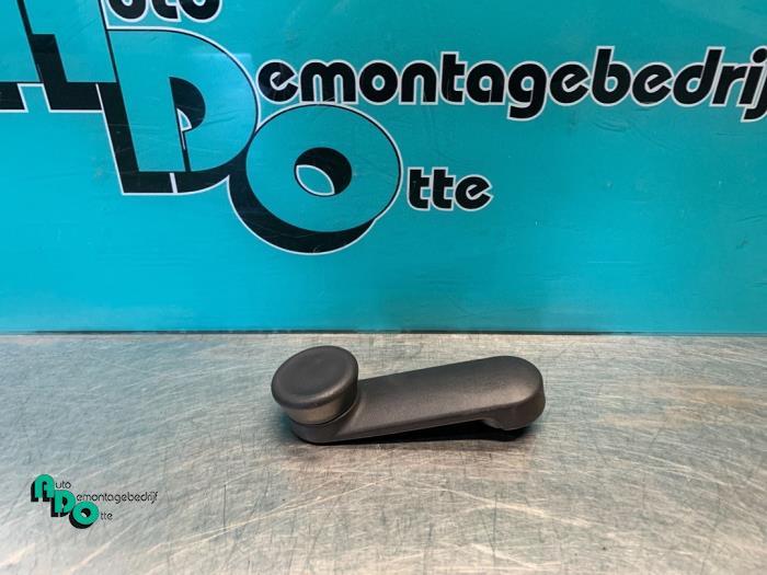 Raamslinger van een Opel Corsa (Corsa D 07-), Gebruikt, -, -, Opel