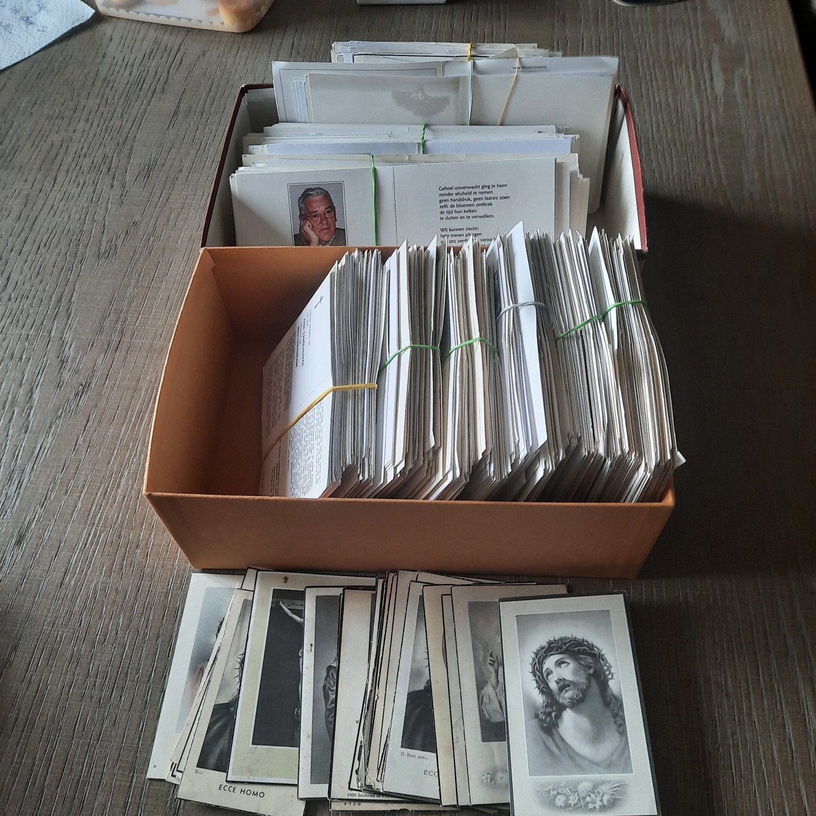 1 lot ongeveer 900 doodsprentjes uit Limburg (België), Enlèvement