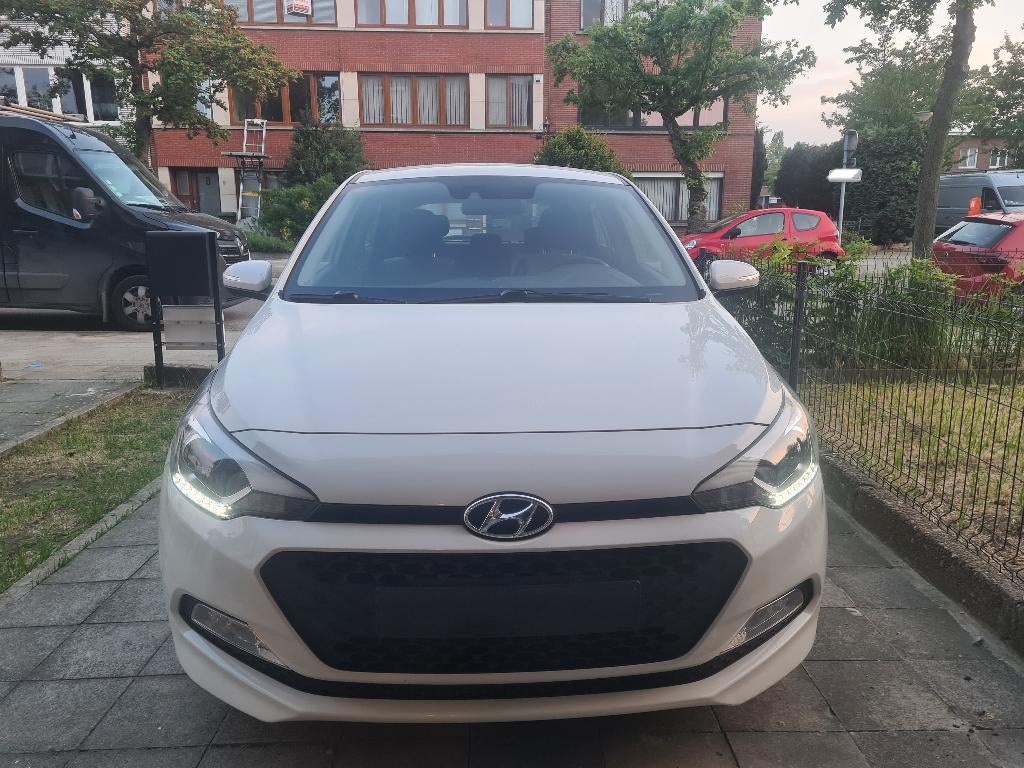 Hyundai i20 (2016) 1.2l (62kW) wordt gekeurd vvk, Autos, Hyundai, Achat, Euro 6, Capteur de lumière, Boîte manuelle