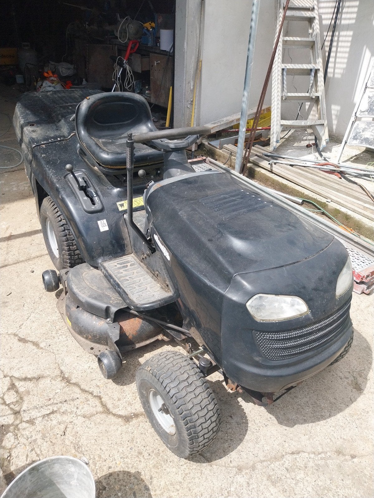 Tracteur tondeuse, Enlèvement
