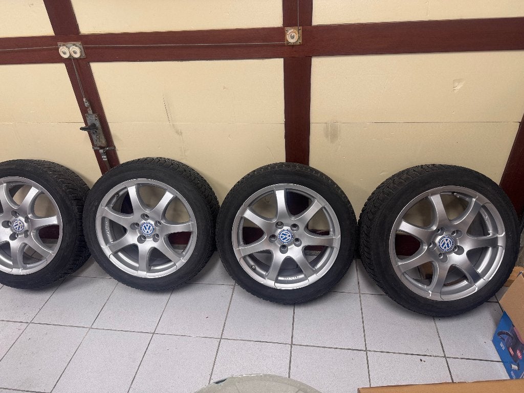 4 Pneus hiver montés sur jantes VW Golf 7, Ophalen, Winterbanden, Band(en)