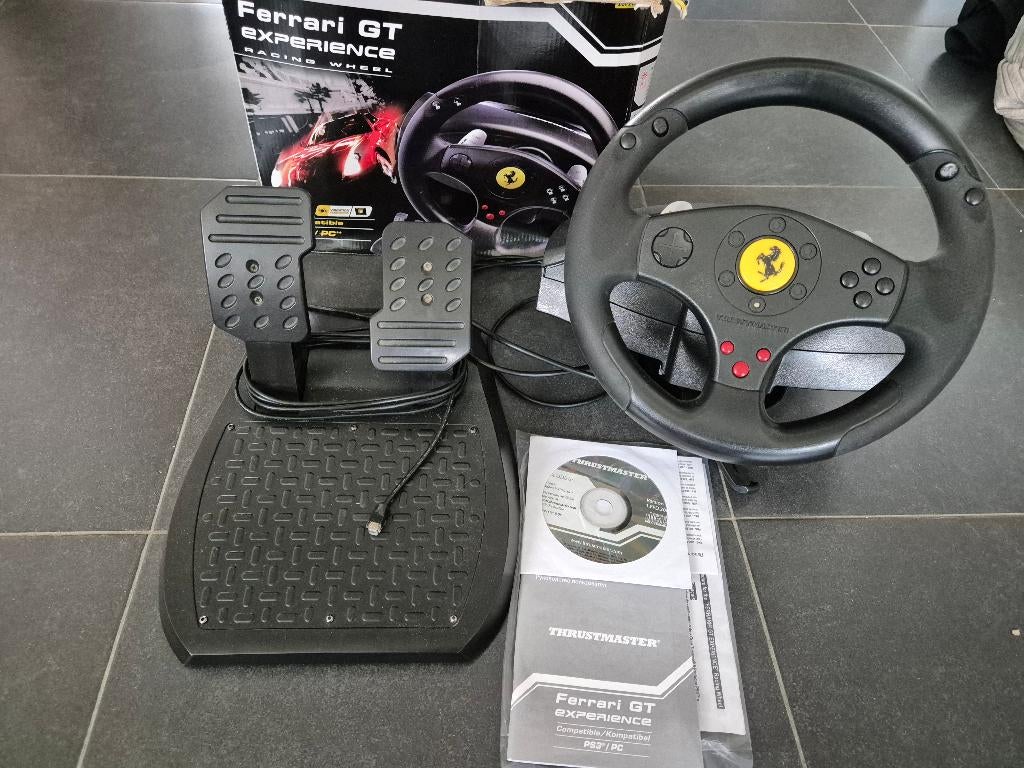 Volant de course Thrustmaster Ferrari GT Experience, Consoles de jeu & Jeux vidéo, Volant de course, Enlèvement ou Envoi, Utilisé