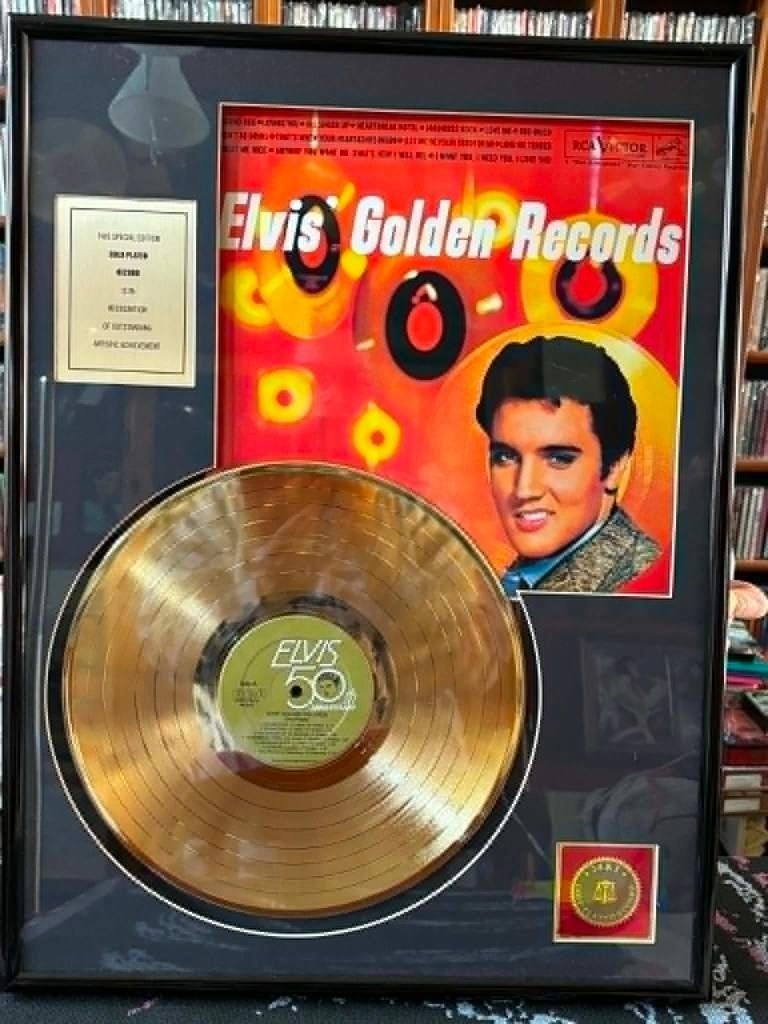 Elvis framed 24k. goldplated record, in een prachtige kader,, Enlèvement ou Envoi, Neuf, Affiche, Œuvre d'art ou Peinture