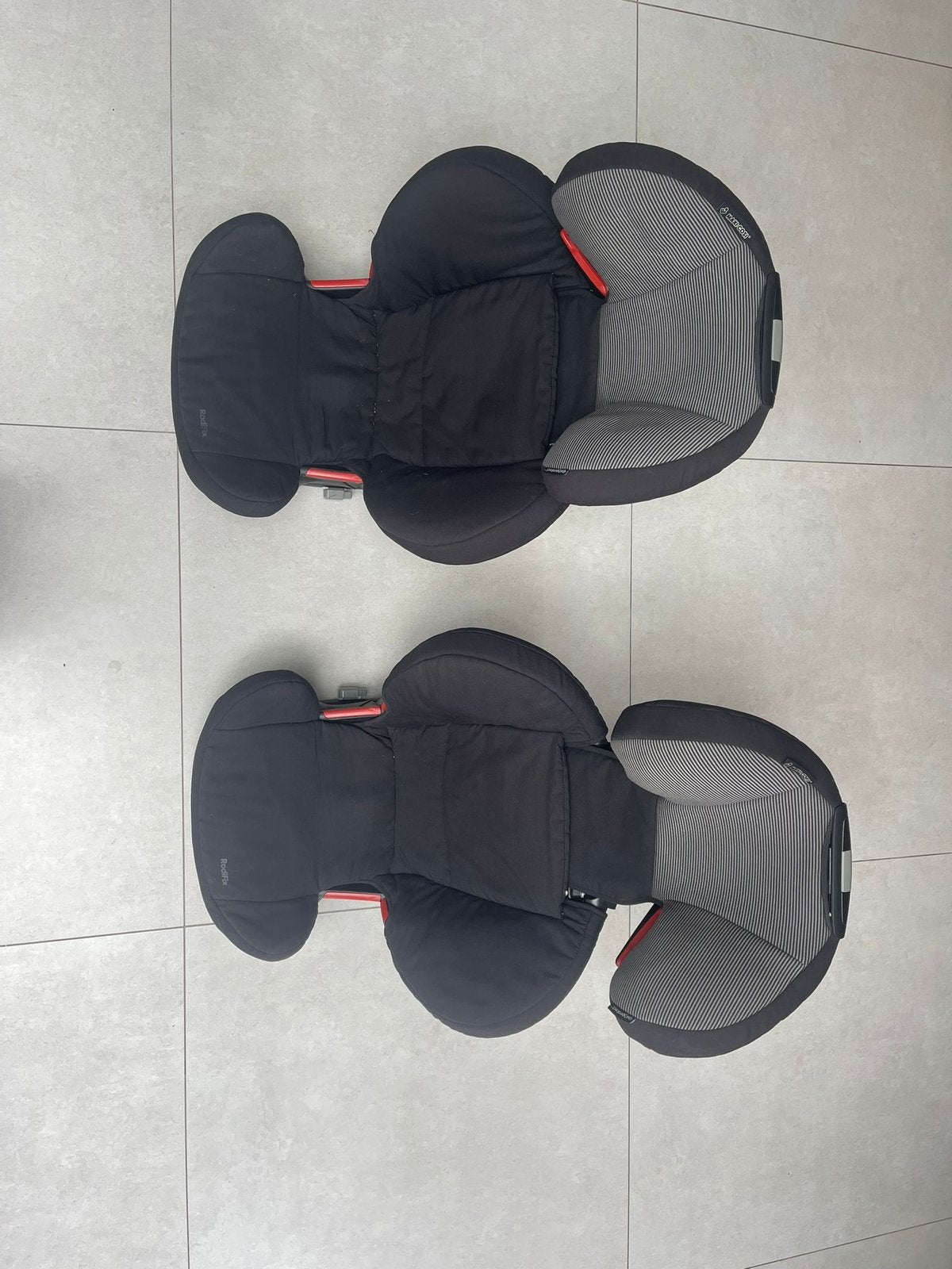 Autostoel maxicosi 2 stuks, Kinderen en Baby's, Autostoeltjes, Ophalen, Gebruikt, 15 t/m 36 kg, Verstelbare rugleuning
