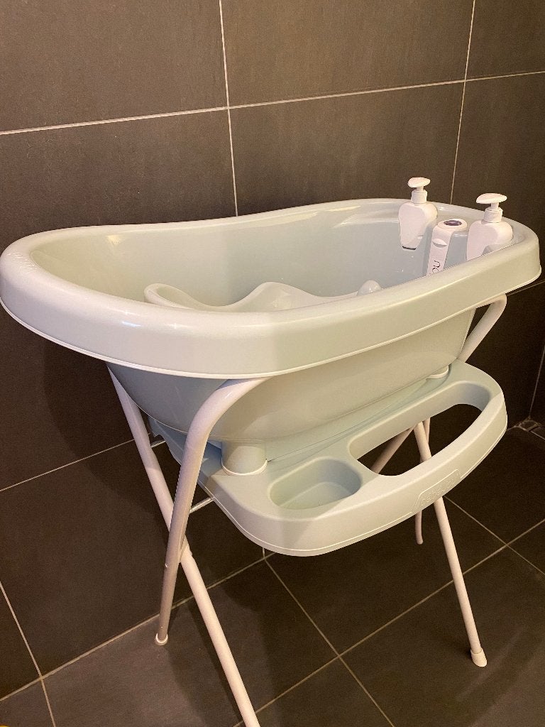Babybadje met staander en toebehoren, Ophalen, Zo goed als nieuw, Badje, Bébé-jou