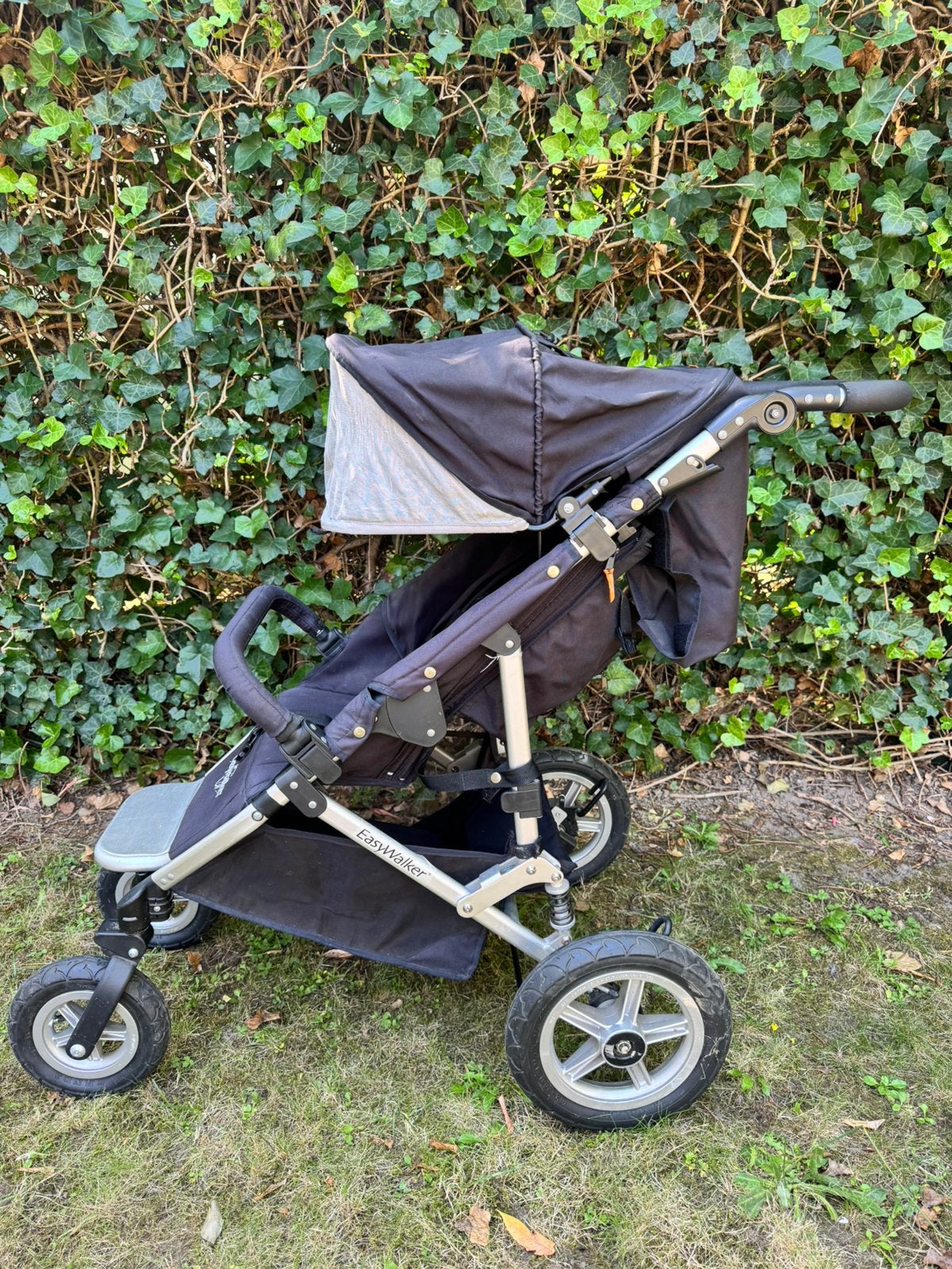 Easy Walker buggy 4-wielen, zwart/grijs, Enfants & Bébés, Buggys, Enlèvement, Utilisé, Autres marques, Dossier réglable