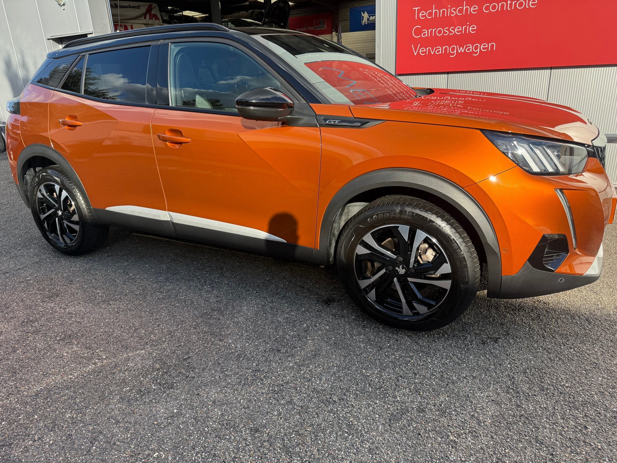Peugeot 2008 12 PureTech 155pk GT EAT8 HIFI PACK OPEN DAK, Autos, Autres couleurs, Noir, 5 portes, 5 places