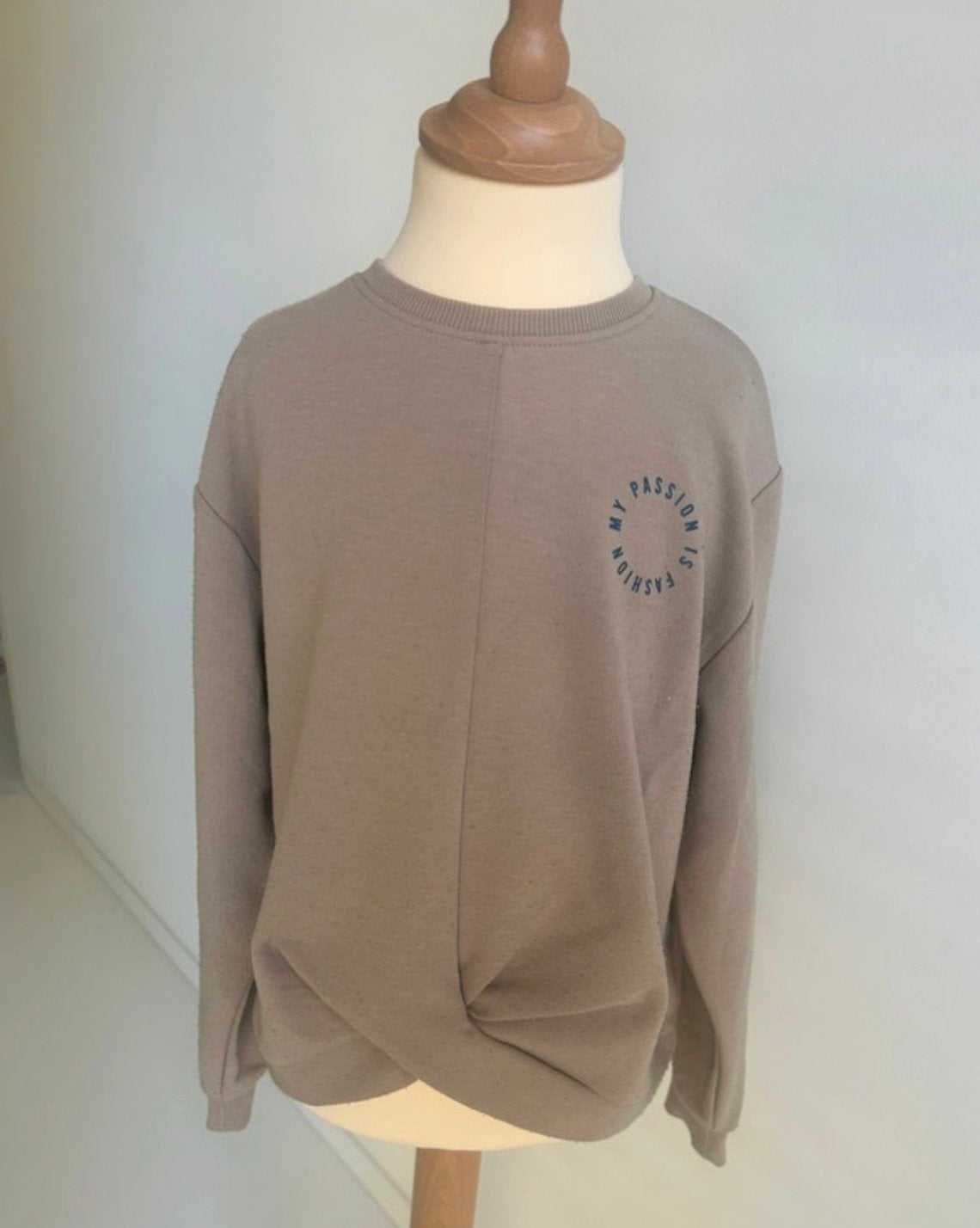 Lichtbruine sweater - Name it - mt 122/128, Kinderen en Baby's, Ophalen of Verzenden, Gebruikt, Meisje, Trui of Vest