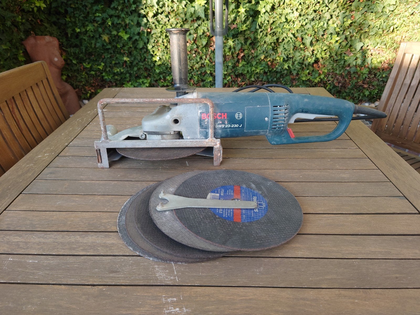 Rectifieuse Bosch GWS 23-230, Bricolage & Construction, Outillage | Meuleuses, Enlèvement