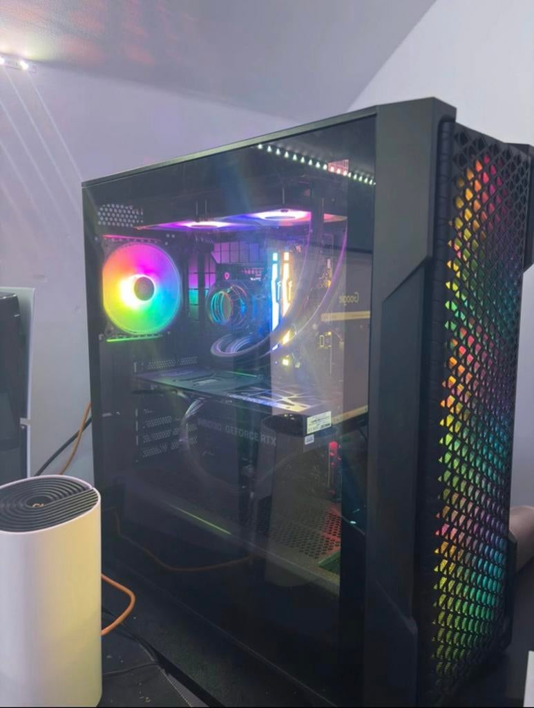 Pc gamer, Computers en Software, Ophalen, Zo goed als nieuw