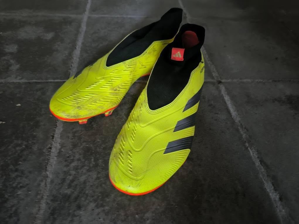 Voetbalschoenen, Ophalen