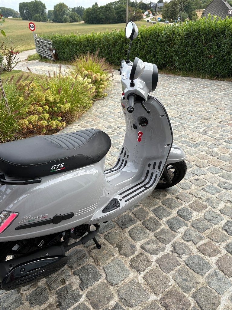 Brommer/scooter 25km/u, Fietsen en Brommers, Ophalen, Gts, Klasse A (25 km/u), Zo goed als nieuw