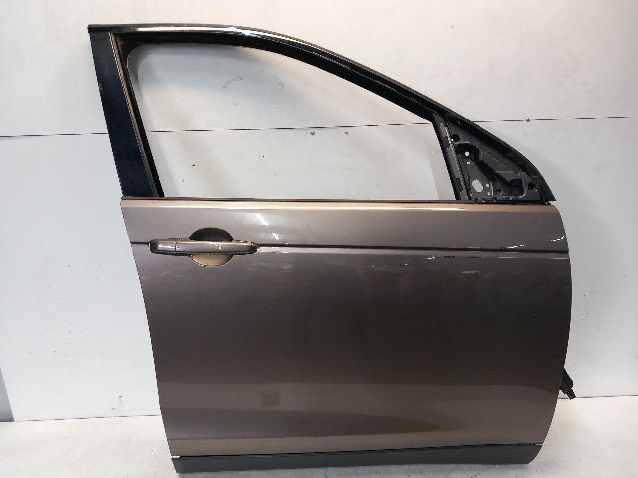 Portier rechts voor Land Rover Discovery, Auto-onderdelen, Onderdelen@venauto.nl, Van der Ven Autorecycling B.V., Ettenseweg 76, 4706 PB Roosendaal, The Netherlands
