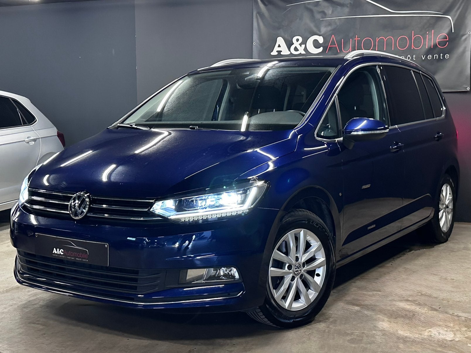 Vw Touran 1.4 Benzine 150PK Automaat, Auto's, Automaat, Monovolume, 4 cilinders, Blauw