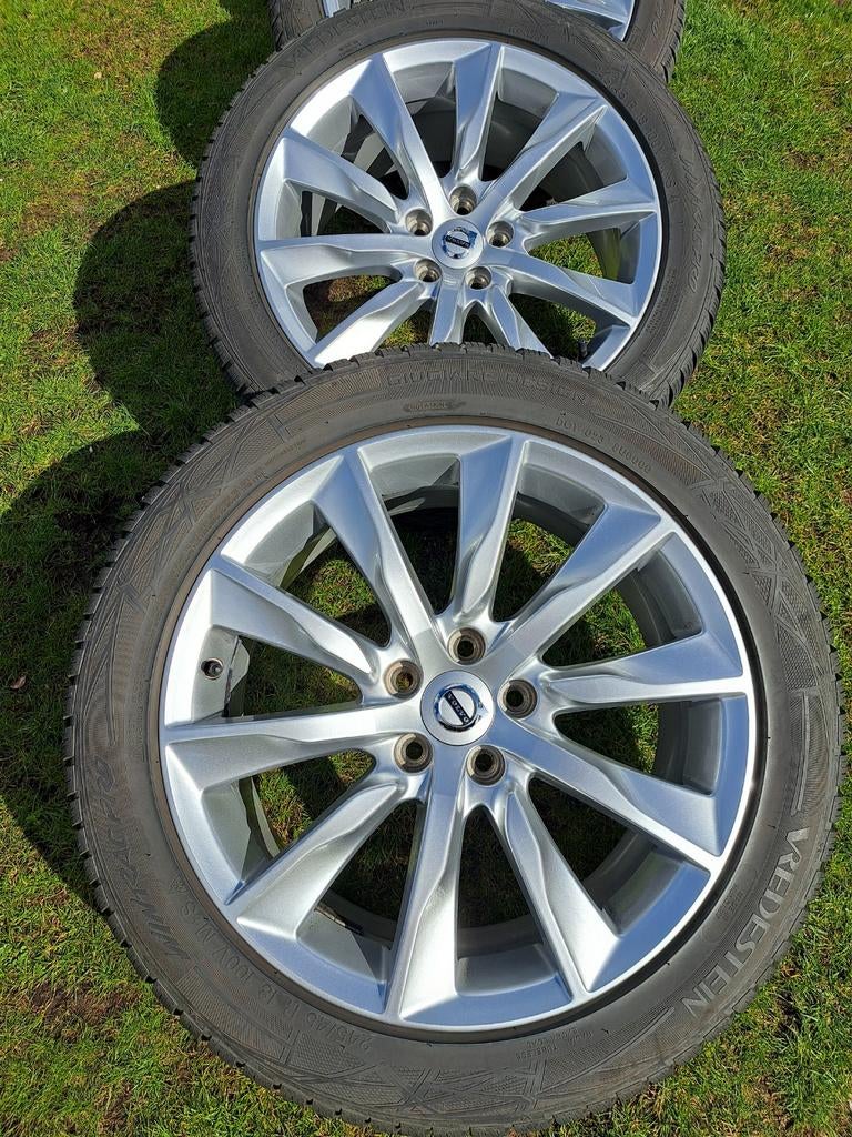 Volvo v90 winterwielen TOPSTAAT, Auto-onderdelen, Banden en Velgen, Band(en), Winterbanden, 18 inch, 245 mm, Personenwagen, Gebruikt