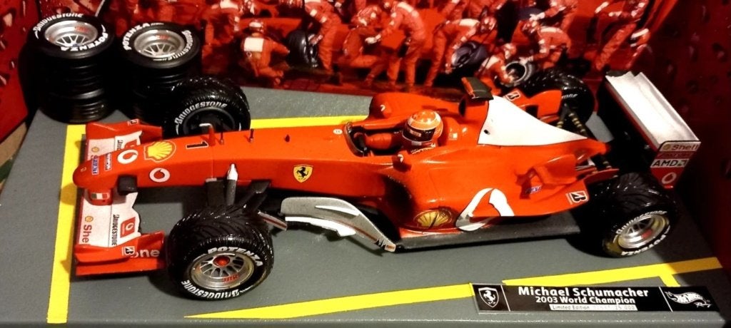 1/18 Ferrari F2003-GA M.Schumacher World Champion Hotwheels, Enlèvement ou Envoi, Comme neuf, Voiture, Hot Wheels