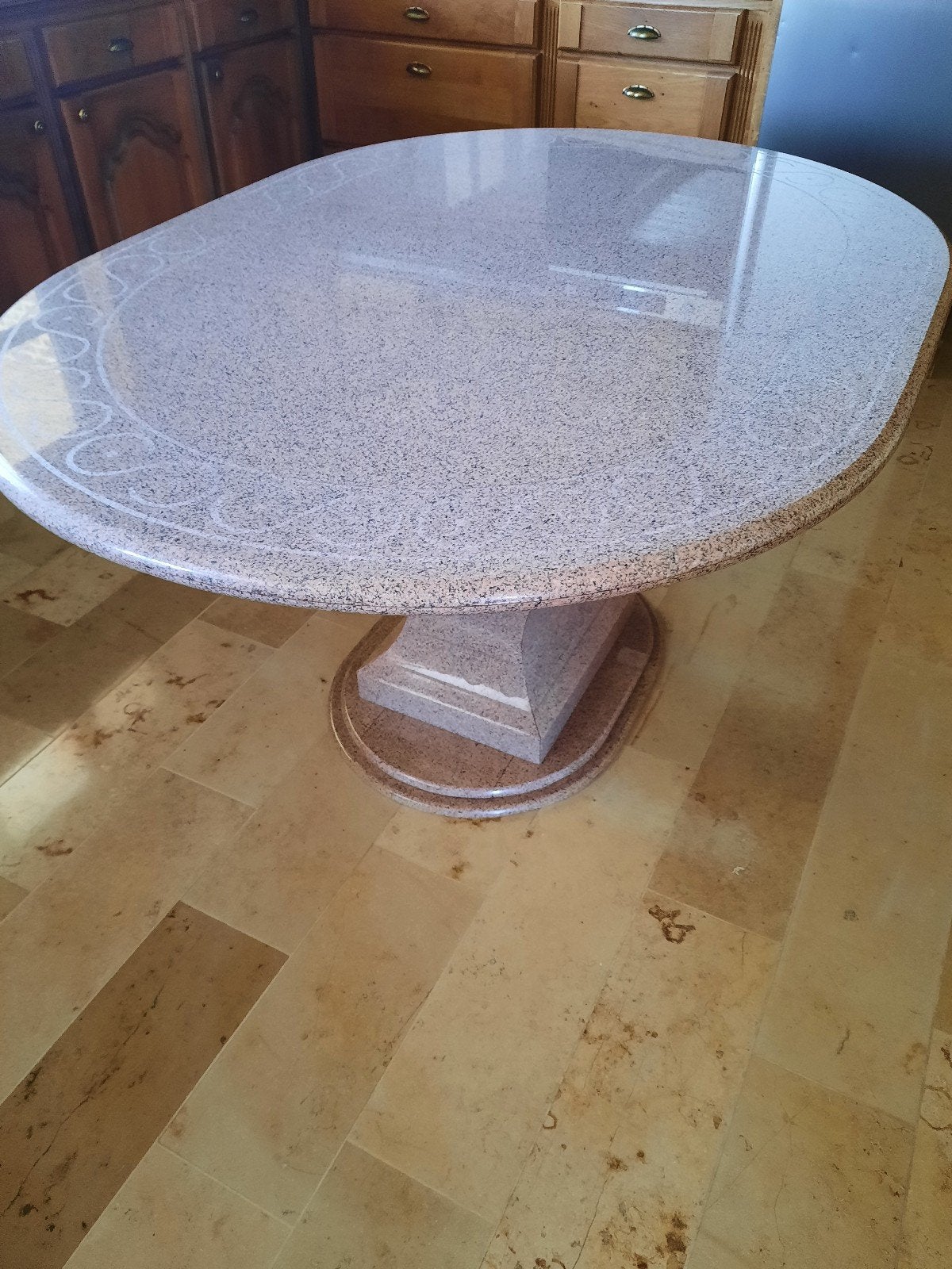 Granieten tafel, Ophalen