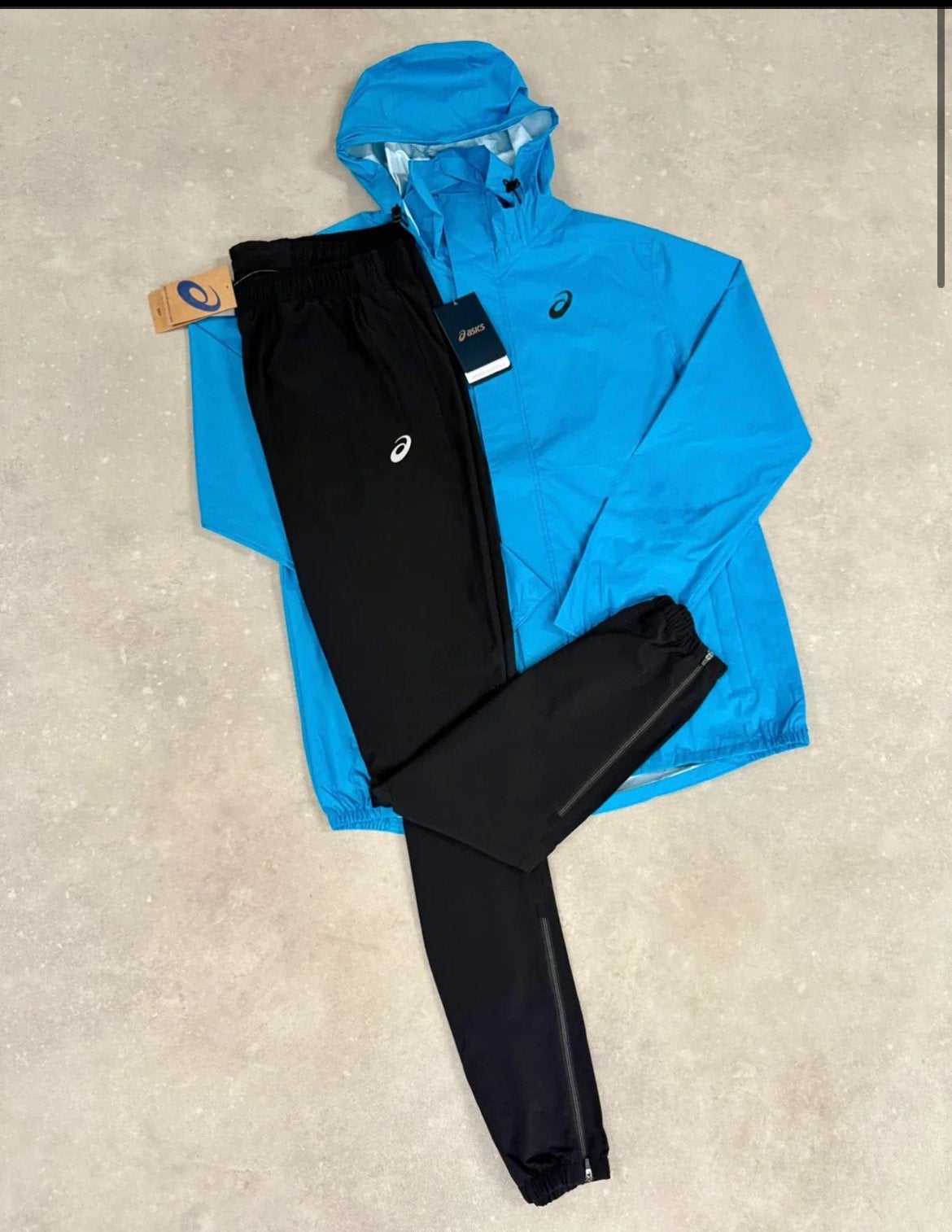 NOUVEAU kit d'entraînement ASICS ave — Bleu clair/Taille XL], Enlèvement ou Envoi, Comme neuf, Taille 34 (XS) ou plus petite, Noir