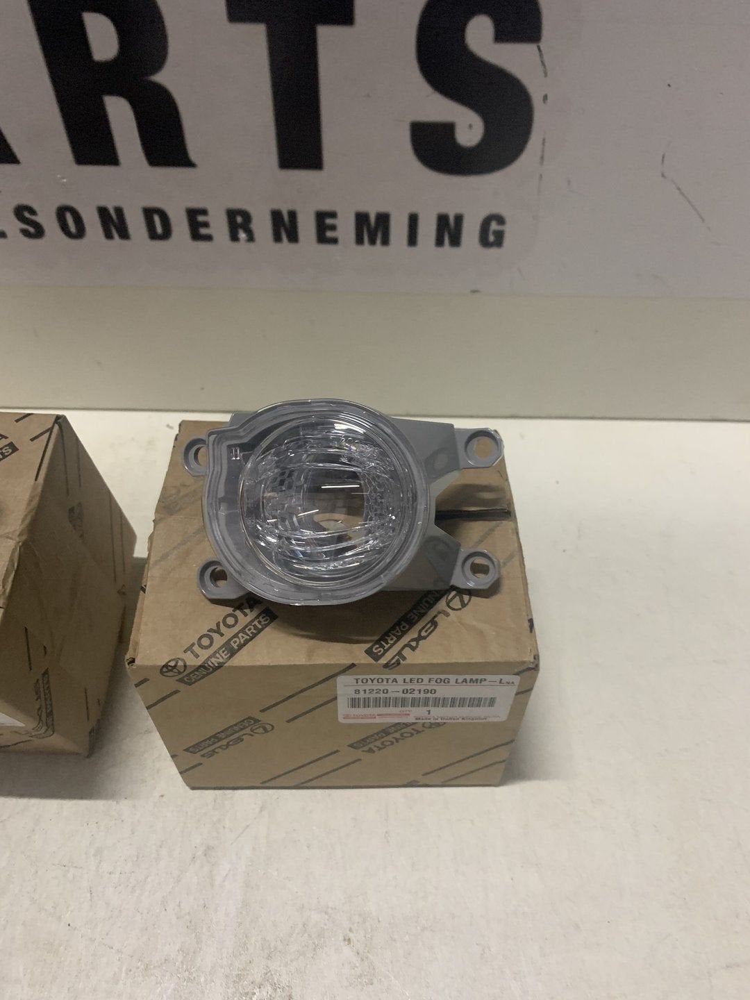 Toyota C-hr mistlamp links origineel 81220-02190, -, Toyota, Utilisé, -