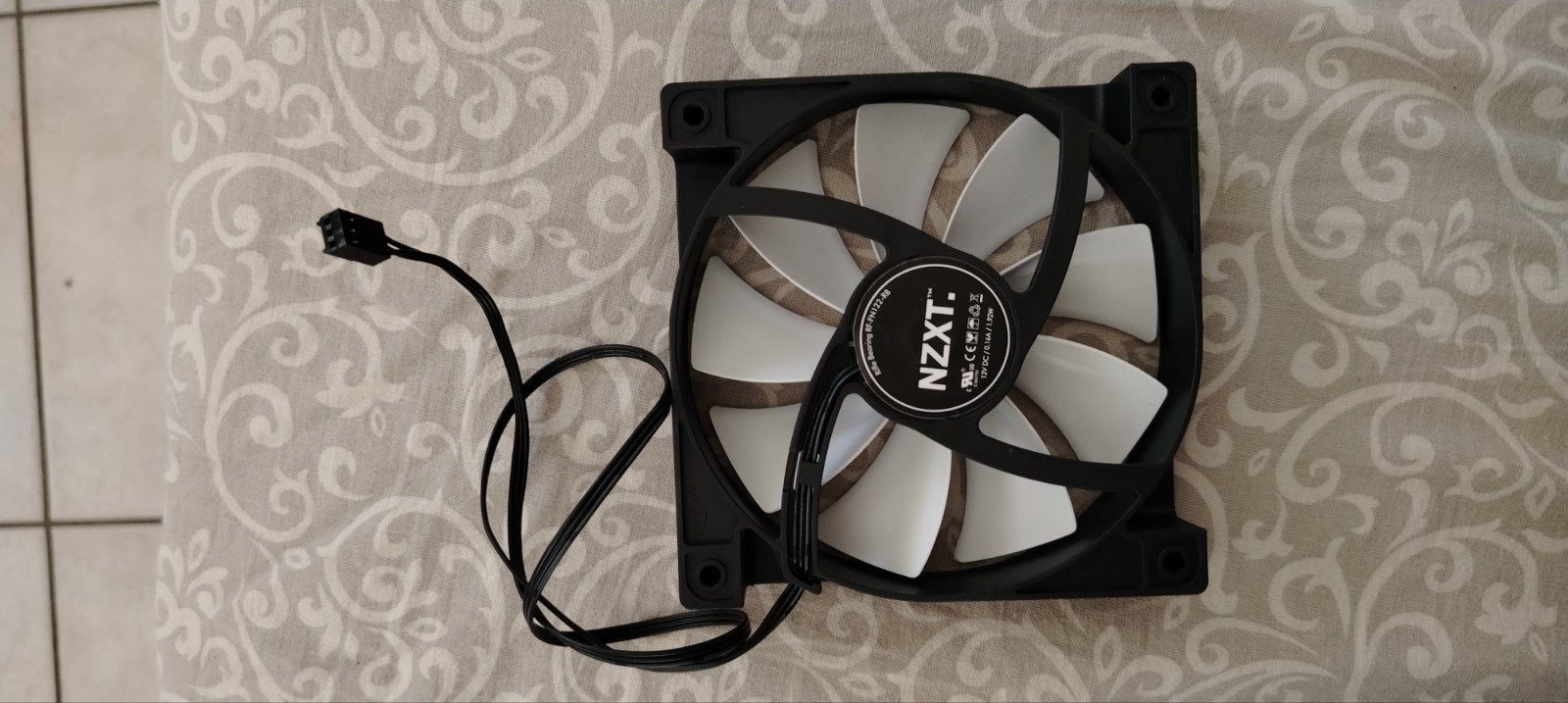Ventilateur de boîtier d'ordinateur NZXT 12cm 3pins bon état