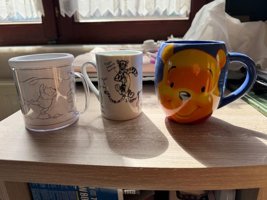 3 Mugs winnie l'ourson - Tigrou et Cie, Collections, Enlèvement, Winnie l'Ourson ou amis, Comme neuf, Service