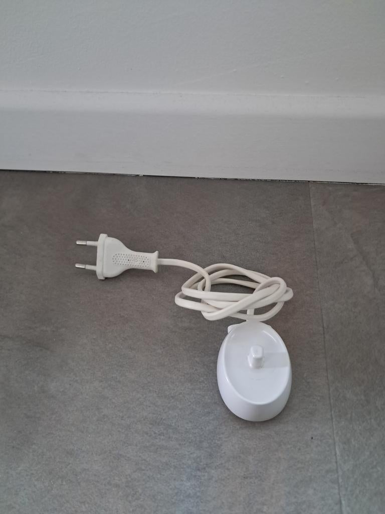 Oral-b tandenborstel lader, Elektronische apparatuur, Ophalen of Verzenden, Zo goed als nieuw, Mondverzorging