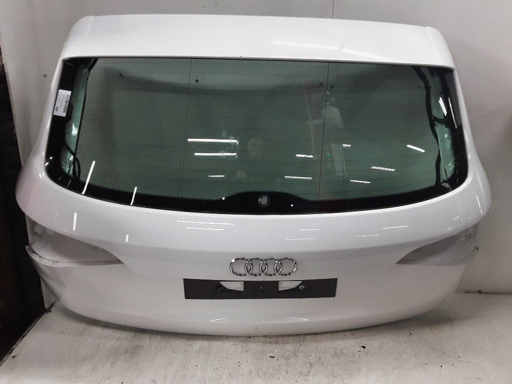 HAYON ARRIÈRE / MALLE Audi Q5 (8RB) (01-2008/05-2017), Auto-Union-Straße  1,
85057  Ingolstadt, DE, Info@audi.de, Haillon arrière