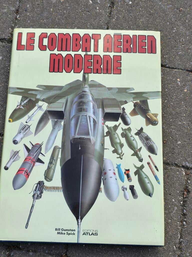 Livre incontournable (français) pour les passionnés d'aviati, Collections, Enlèvement, Comme neuf