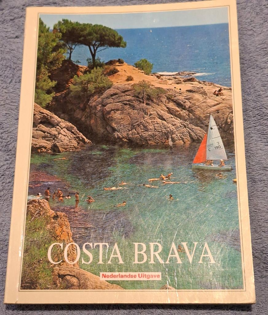Costa Brava Nederlandse edite 1994, Europa, Diverse auteurs, Ophalen of Verzenden, Reisgids of -boek