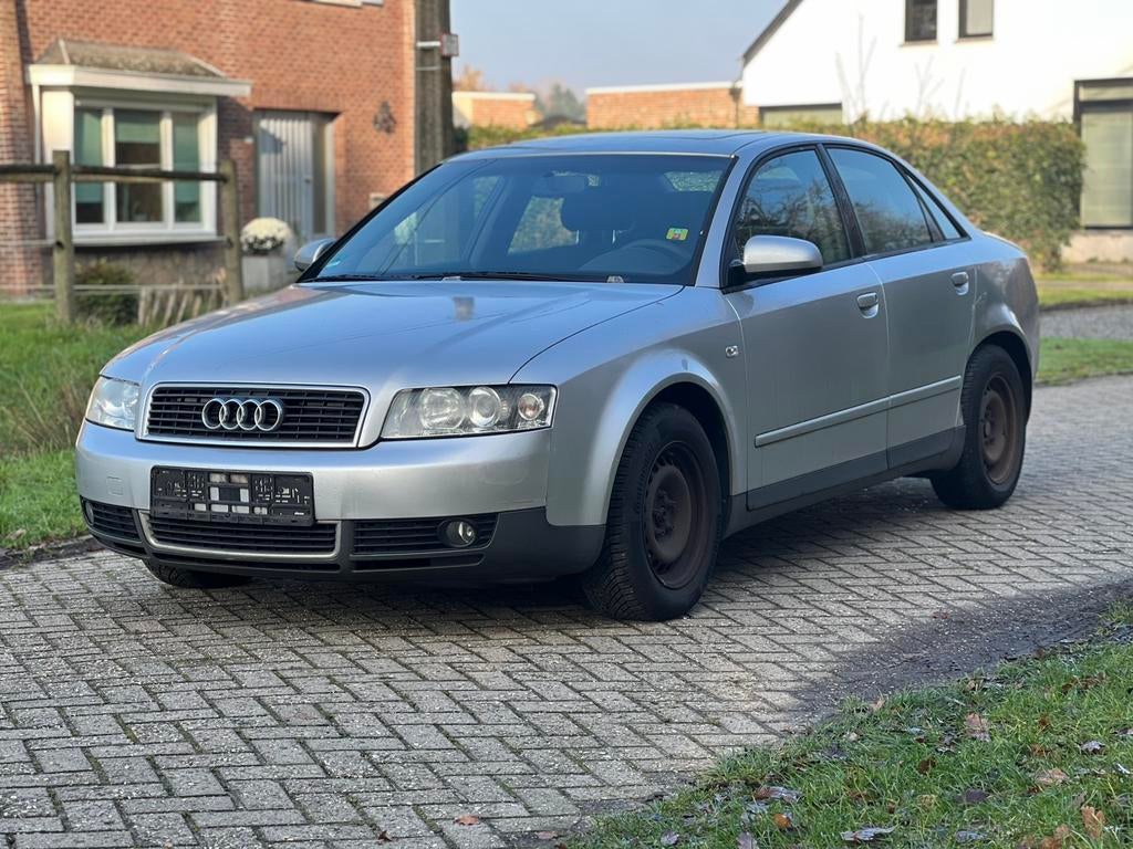 Audi A4 2.0 tfsi benzine 800€ vaste prijs, Auto's, Zwart, A4, Bedrijf, 5 deurs