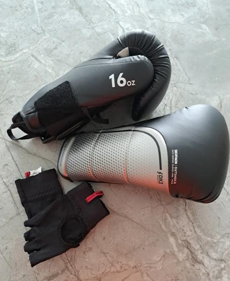 Outshock Kick Boxing Cloves 500 PWR 16oz, Enlèvement ou Envoi, Comme neuf, Gants de boxe