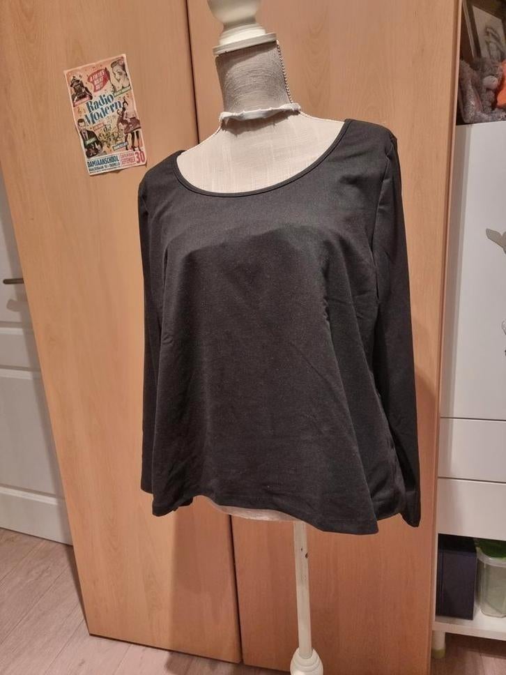 Nooit gedragen maar wel 1x gewassen 

Kleu: zwart 
Maat: 3XL, Ophalen of Verzenden, Nieuw, Zwart, Blouse of Tuniek