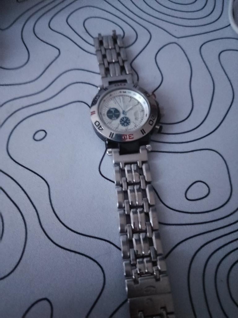 Guess horloge 46500G, Bijoux, Sacs & Beauté, Montres | Femmes, Enlèvement, Utilisé, Montre de poche, Guess