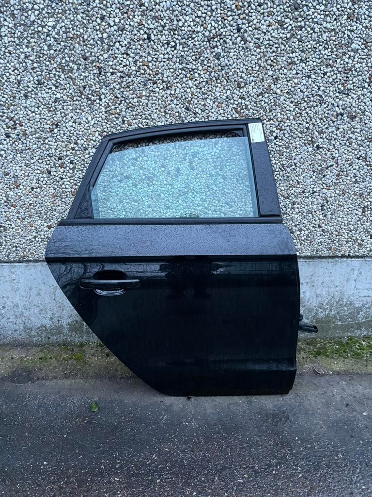 PORTIER RECHTS ACHTER AUDI A1 2016, Ophalen, Audi
