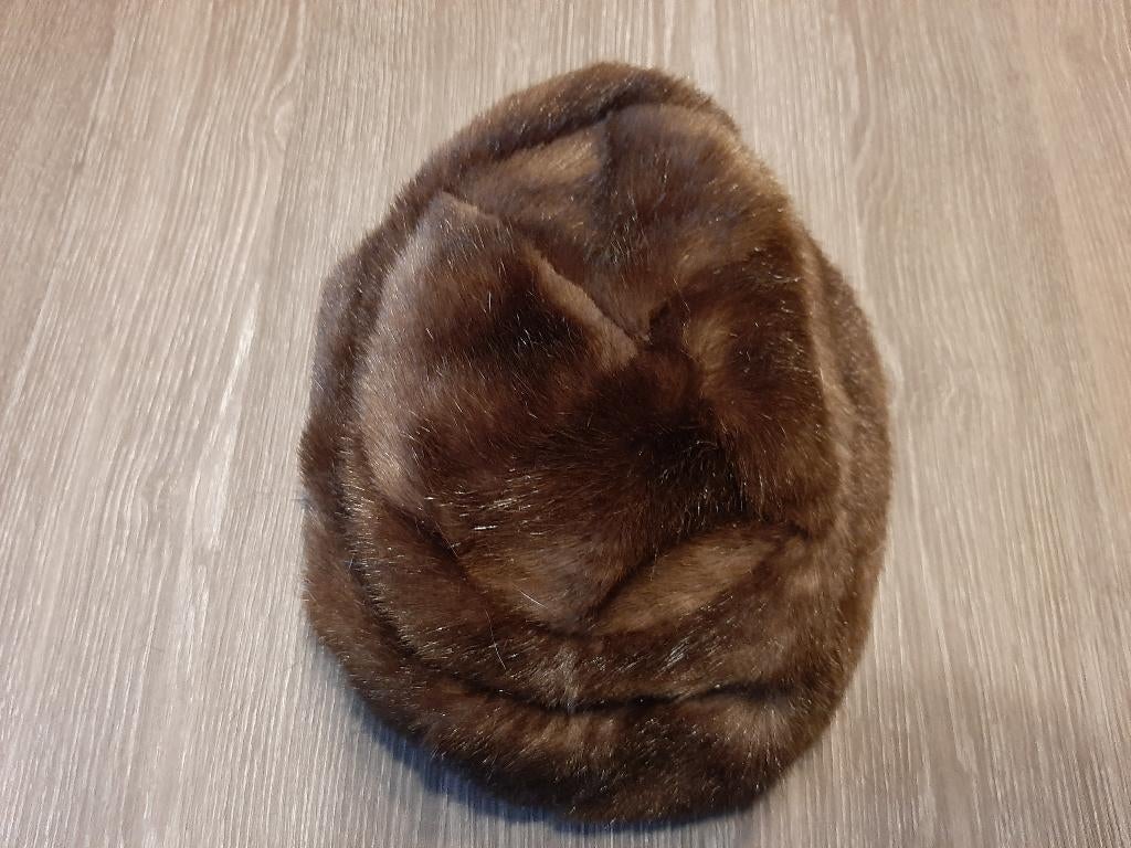 Mooi hoedje, bruine pels., Ophalen