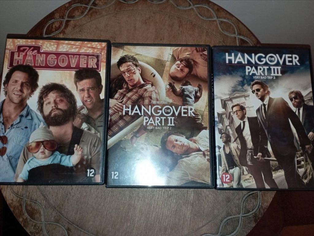 677) Dvd The Hangover Trilogie, Cd's en Dvd's, Ophalen of Verzenden, Zo goed als nieuw, Actiekomedie